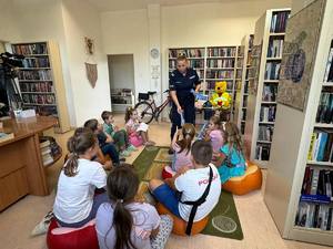 Spotkanie z policjantką w Bibliotece Publicznej w Kozienicach