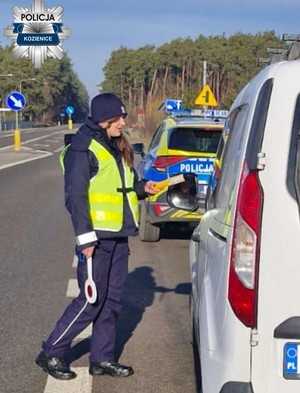 Policjanci podczas działań trzeźwość