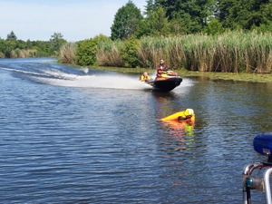 Pokazy nad wodą