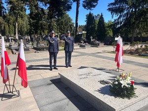 Policjanci oddali hołd poległym w 87.rocznicę wybuchu II Wojny Światowej