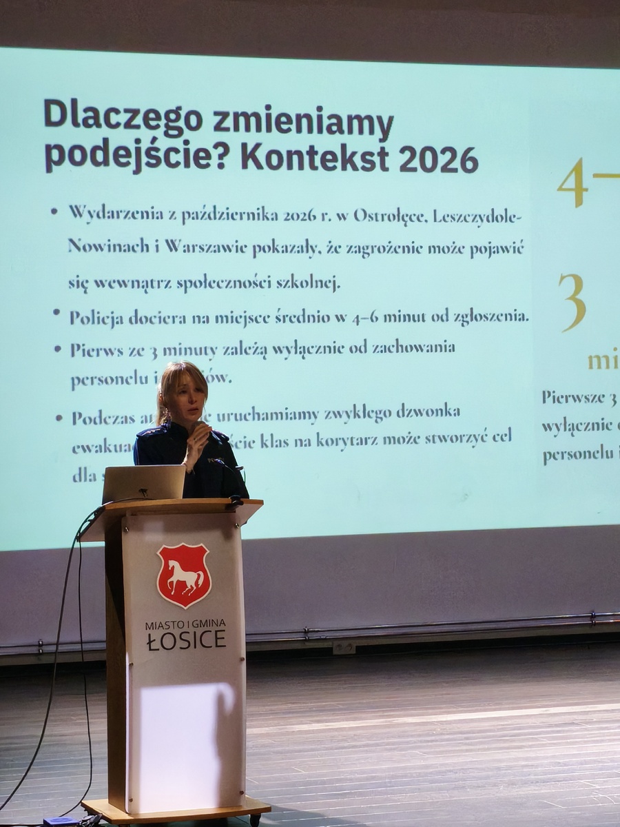 Spotkanie policji z pedagogami w Łosicach na temat bezpieczeństwa w szkołach