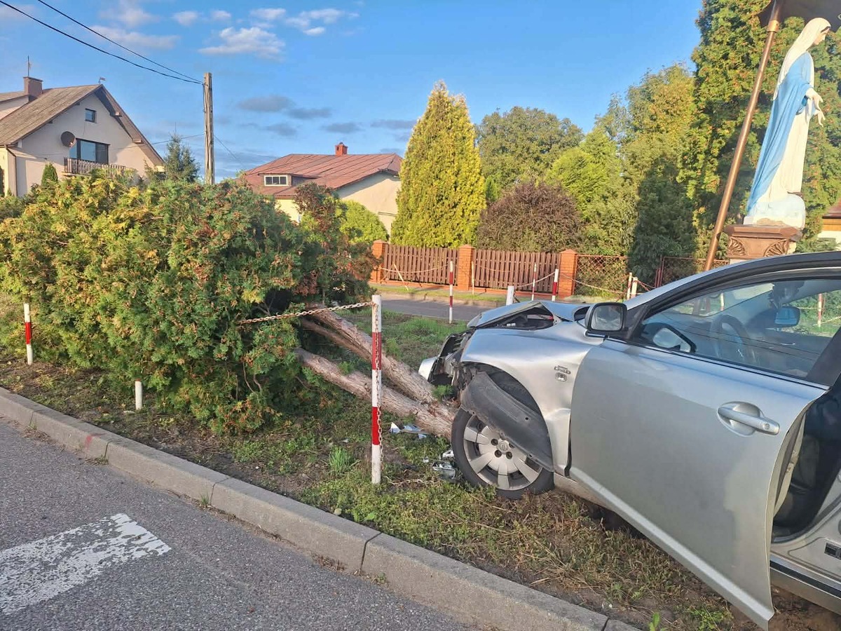 38-latek z 2 promilami alkoholu uciekał przed kontrolą; kolizja w Gąsewie-Poduchownym