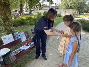 Fotografia kolorowa: Wakacje z mławską policją – czyli świetna zabawa i nauka zasad bezpieczeństwa