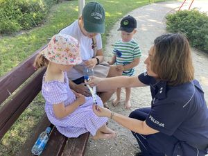 Fotografia kolorowa: Wakacje z mławską policją – czyli świetna zabawa i nauka zasad bezpieczeństwa