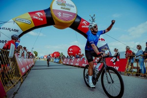 Fotografia kolorowa: w Bukowinie Tatrzańskiej w ramach Tour de Pologne Amatorów