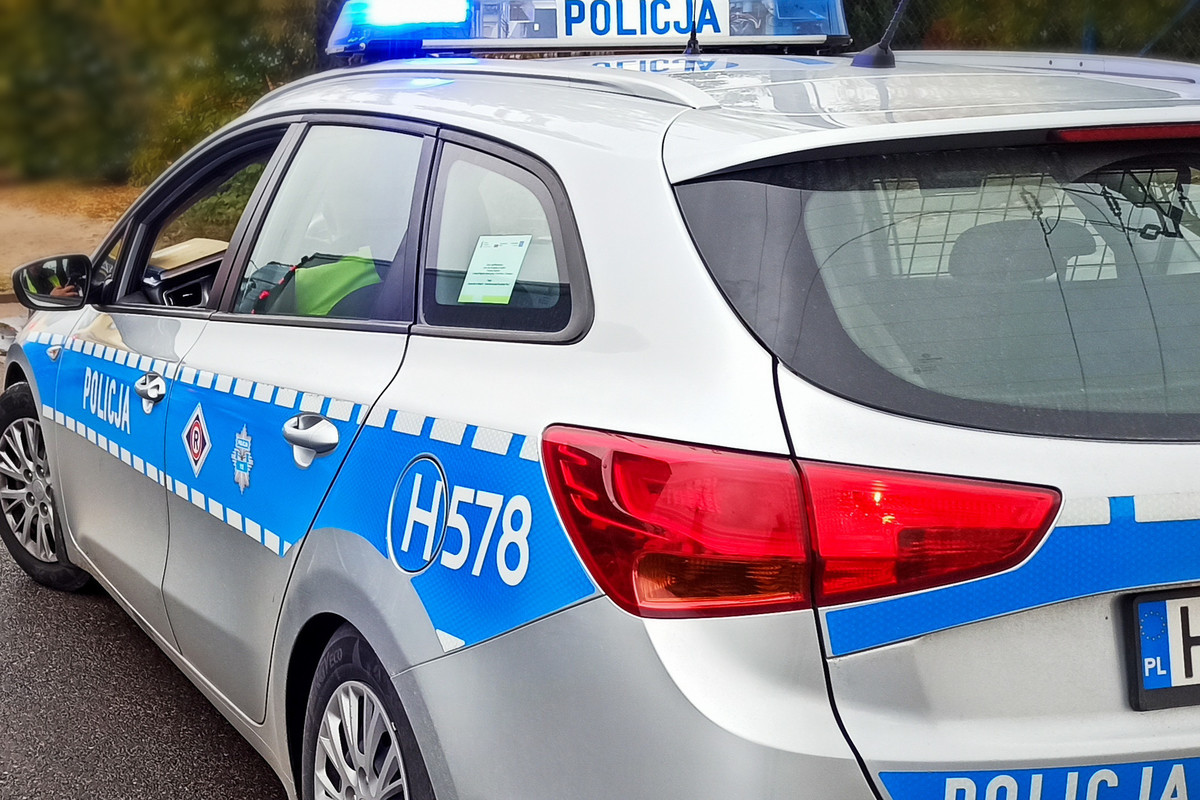 Przekroczył Prędkość Wyprzedzał Na Skrzyżowaniach Po Zatrzymaniu Chciał Przekupić Policjantów 6205