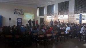 Młodzież z ZS Nr 2 w Ostrowi Mazowieckiej na spotkaniu nt. &quot;Bezpiecznych z@kupów w sieci&quot;