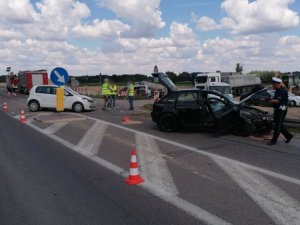 Pojazdy audi i skoda, które brały udział w zdarzeniu drogowym w miejscowości Dłużniewo na drodze krajowej nr 7