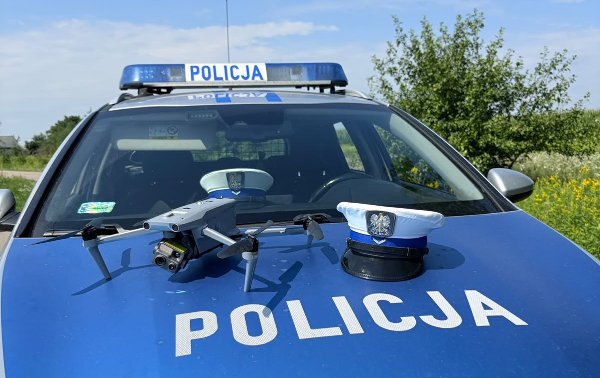Kontrole policji na przejeździe kolejowym w Kaczorowach