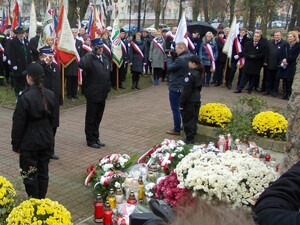 Policjanci podczas obchodów Święta Odzyskania Niepodległości  w Sierpcu