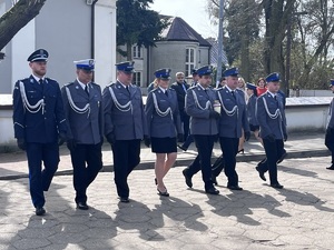 Sześciu policjantów i policjantka