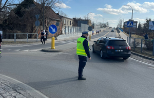 Policjanci podczas zabezpieczenia biegu