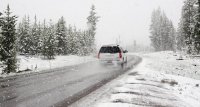 Kierowanie autem z zaśnieżonymi i zaszronionymi szybami to poważne zagrożenie