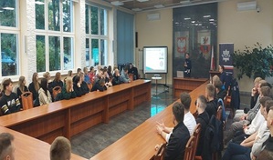 Bezpieczeństwo zaczyna się od nas- debata Policji z uczniami w Węgrowie