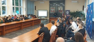 Bezpieczeństwo zaczyna się od nas- debata Policji z uczniami w Węgrowie