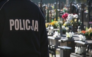 Ostrożność na cmentarzu – zadbajmy o bezpieczeństwo podczas przygotowań do święta