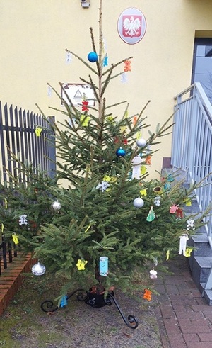 „Zamień odblask na ozdobę „- rusza piąta edycja odblaskowej choinki