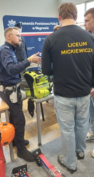 Węgrowscy policjanci na V Targach Edukacji i Pracy