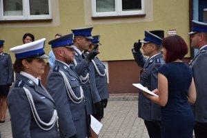 Wyszkowskie Obchody Święta Policji. Umundurowani Policjanci oraz zaproszeni goście.