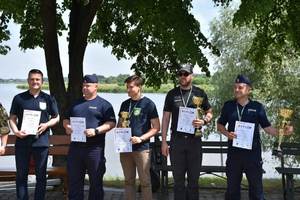 Zdjęcia policjantów uczestniczących w zawodach.