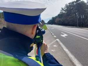 Zdjęcia z pracy policjantów w Święta oraz ze zdarzeń drogowych.