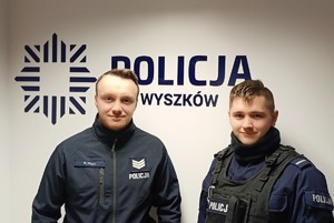 Od lewej sierż. szt. Mateusz Szulc i st. post. Jakub Górczak