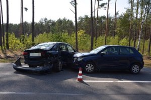 Uszkodzone samochody biorące udział w zdarzeniu