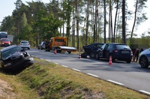 Uszkodzone samochody biorące udział w zdarzeniu