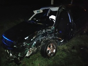 Uszkodzone pojazdy marki Opel po zderzeniu.