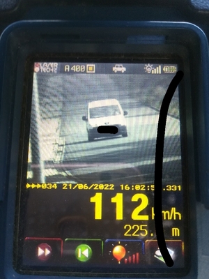 zdjęcie z miernika prędkości pojazdu którym przekroczono prędkość