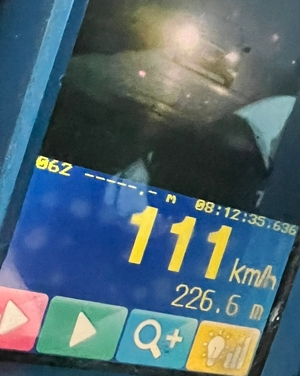 wskazanie prędkości na urządzeniu pomiarowym