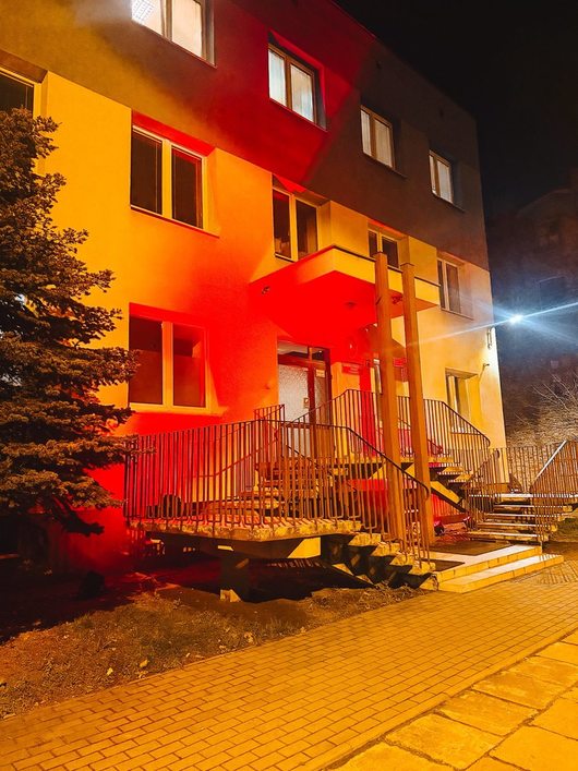 wejście do budynku Komendy Powiatowej Policji w Żyrardowie