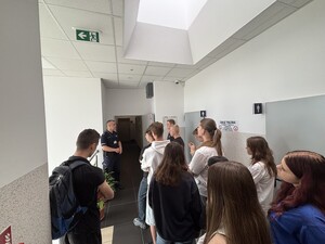 Spotkanie uczniów LO Mszczonów w Komisariacie Policji w Mszczonowie