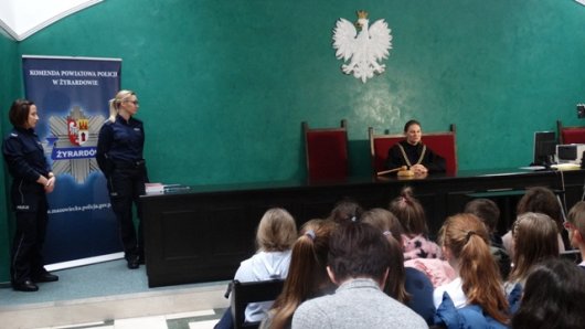 Sędzina SR Pani Ilona Mikucka opowiedziała o przebiegu rozprawy i pracy sędziego